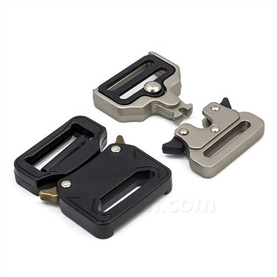 Boucles à dégagement latéral robustes