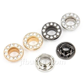 Oeillets métalliques pour rideaux