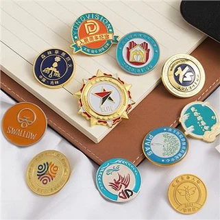 Badges à épingles militaires