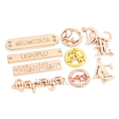 Étiquettes métalliques pour vêtements