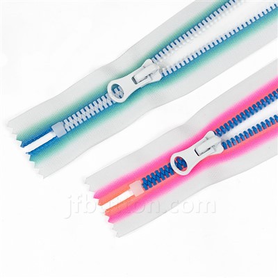 Fermeture éclair en plastique blanc avec traction en PVC
