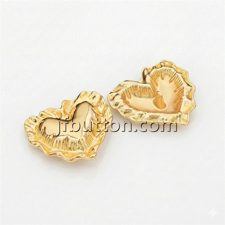 Bouton à tige en métal en forme de coeur