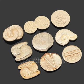 Garniture métallique à crêtes en spirale 3D